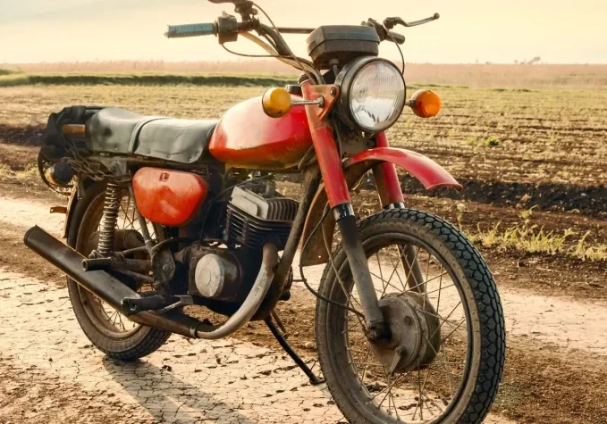 classic-old-motorcycle-on-a-dirt-road-2021-08-26-22-32-46-utc-4397f31f-1920w classic-old-motorcycle-on-a-dirt-road-2021-08-26-22-32-46-utc-4397f31f-1920w